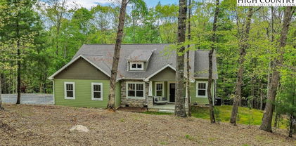 116 Huntsman Court, Laurel Springs
