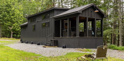 141 Maines Hill Lane, Scottville