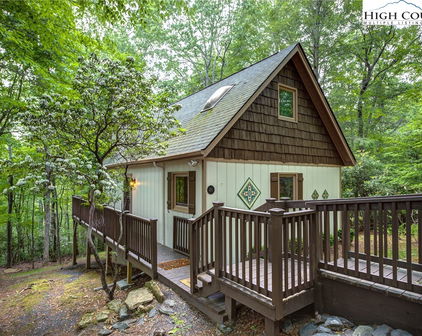 421 Bear Ridge Trail, Fleetwood