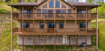 555 Golden Ridge Road, Blowing Rock