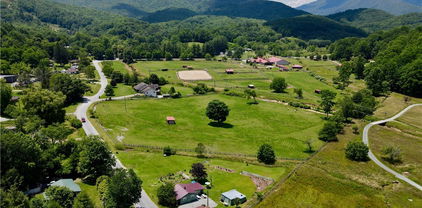 122 Church Hollow Road, Boone