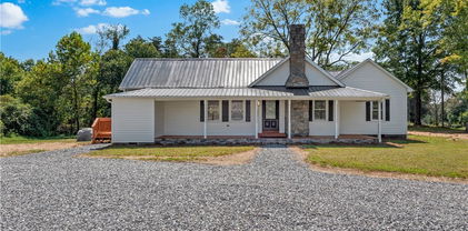 1332 Union Cross Church Road, Yadkinville