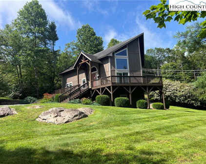 126 Knob Road, Blowing Rock