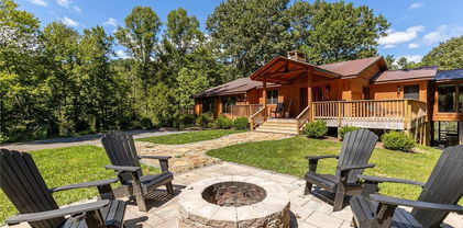 389 Auborn Trivette Road, Sugar Grove