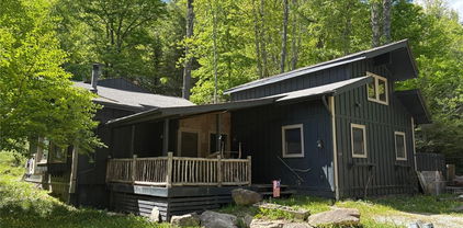 257 River Road, Newland