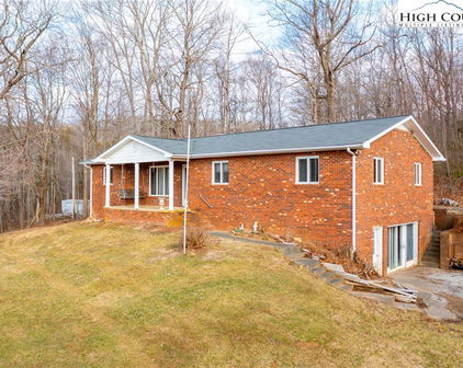 159 Airport Road, Jefferson
