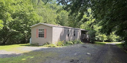 172 Ruania Way, Lansing