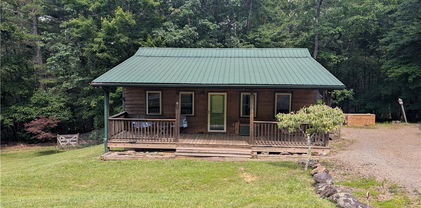 653 Mountain Lake Road, Glade Valley