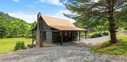 3302 Old US Highway 421, Vilas