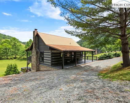 3302 Old US Highway 421, Vilas