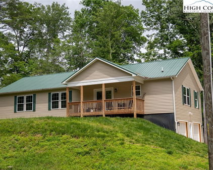 1036 Williamsburg Drive, Lenoir