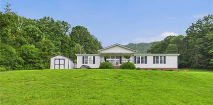 429 Harley Perry Road, Zionville