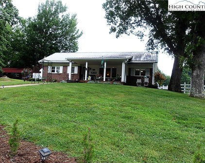 1406 Rainbow Trail, Boone
