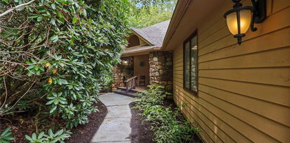 233 Dugger Drive, Banner Elk