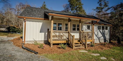 223 Tipton Lane, Blowing Rock