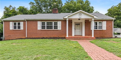 443 W Main Street, Elkin