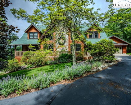 2035 Grouse Moor Road, Sugar Mountain