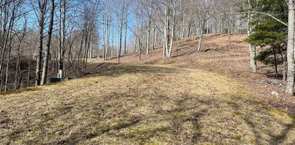 6 Jackson Ridge Road, Boone