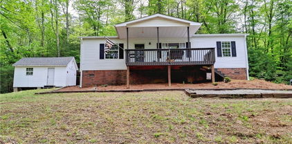 905 Lyons Road, Roaring Gap