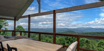 140 Mariah Circle, Beech Mountain