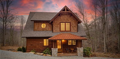412 White Eagle Trail, Banner Elk