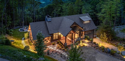 426 Red Sky Parkway, Elk Park