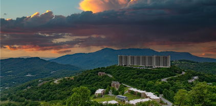 303 Sugar Top Drive Unit 2-3226, Sugar Mountain