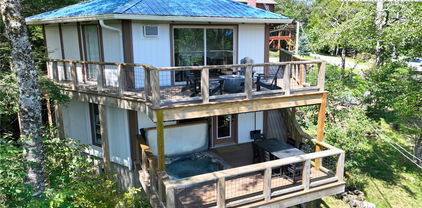 228 Birchwood Lane, Beech Mountain
