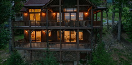 192 Eagle Village Circle, Banner Elk