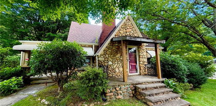 2562 US Highway 221, Jefferson