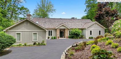 665 Raven Ridge Road, Banner Elk