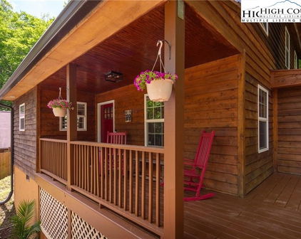 1375 Stoney Brook Lane, Boone