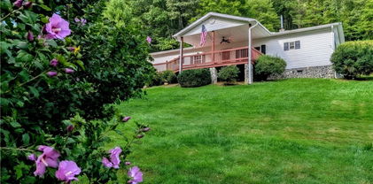 3160 Roundabout Road, Creston
