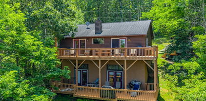 404 Running Deer Trail, Boone
