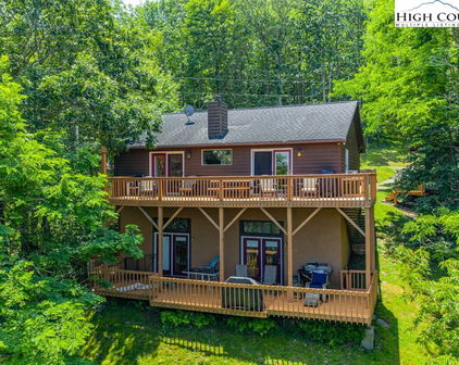 404 Running Deer Trail, Boone