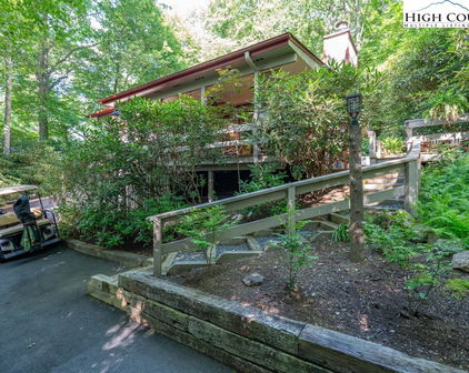 307 Lakeview, Newland
