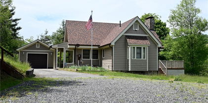 280 Smoky Hollow Road, Laurel Springs
