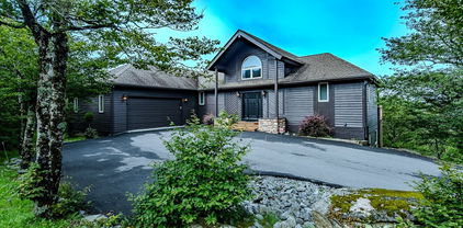 100 Misty Hollow Lane, Beech Mountain