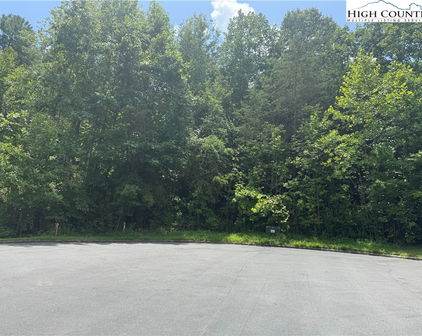 1047 Williamsburg Drive, Lenoir