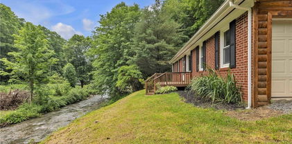 6007 Big Laurel Road, Creston