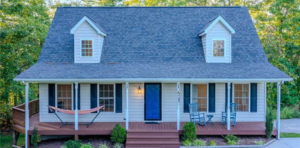 76 Overlook Point, Spruce Pine
