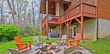 40 Ollis Ridge Lane, Elk Park