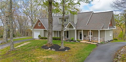 316 Crest Hill, Banner Elk