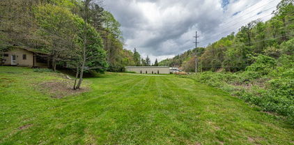 2137 NC Highway 105, Boone