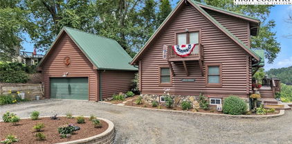 157 Deerfield Road, West Jefferson