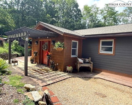 88 Covered Bridge Road, Banner Elk