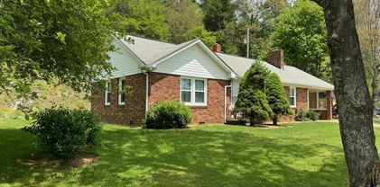 10697 NC Highway 88 E, Laurel Springs
