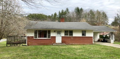987 White Oak Road, Bakersville