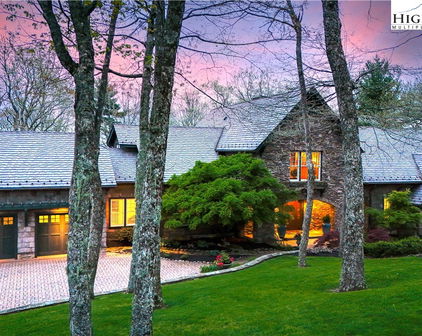 205 W Indrio Road, Blowing Rock