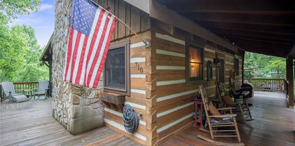 710 River Hills Road, Lansing